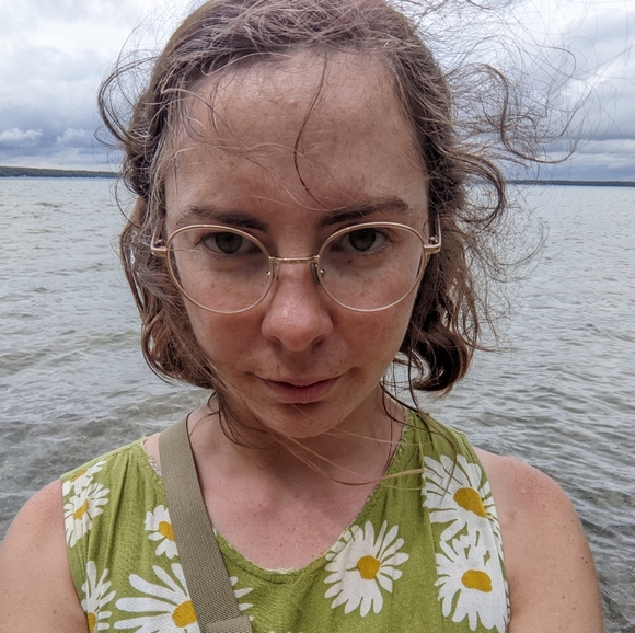 Meet your Posher, Megan - Picture 1 of 2